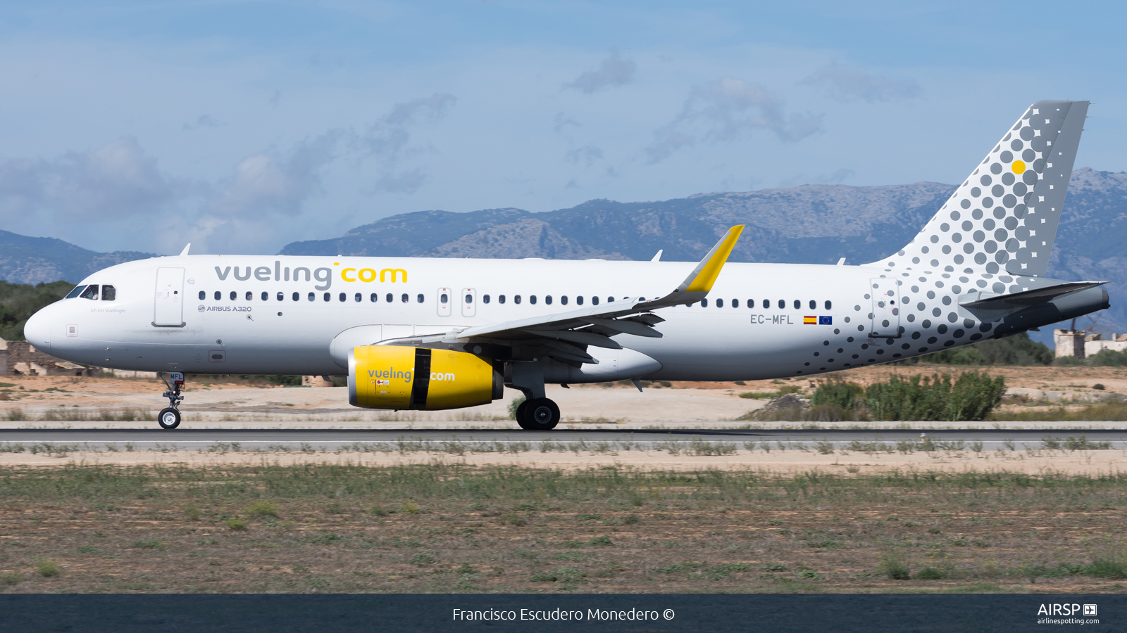 Vueling  Airbus A320  EC-MFL