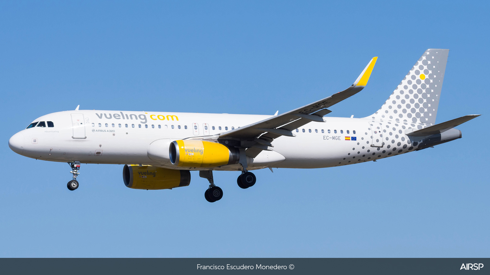 Vueling  Airbus A320  EC-MGE
