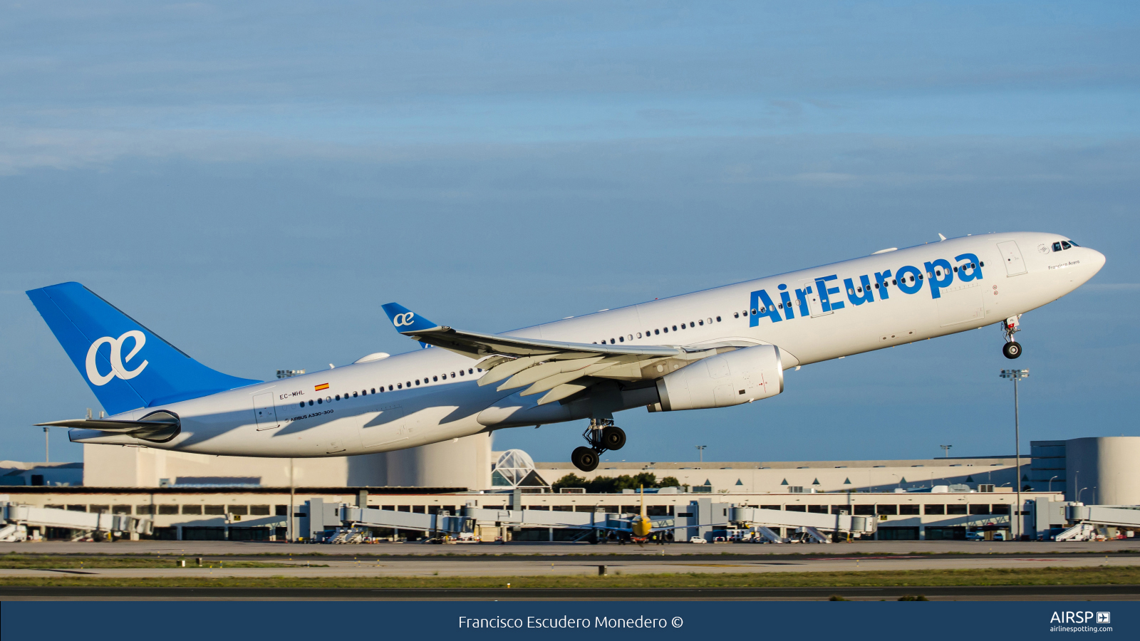 Air Europa  Airbus A330-300  EC-MHL