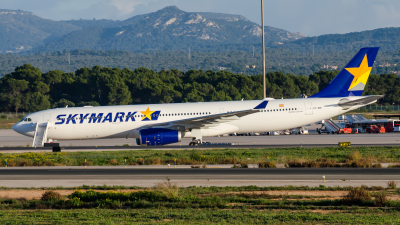 Skymark Airlines Airbus A330-300
