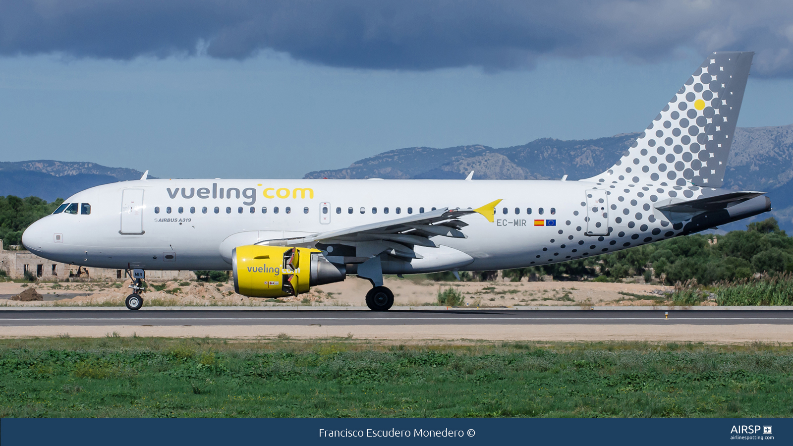 Vueling  Airbus A319  EC-MIR