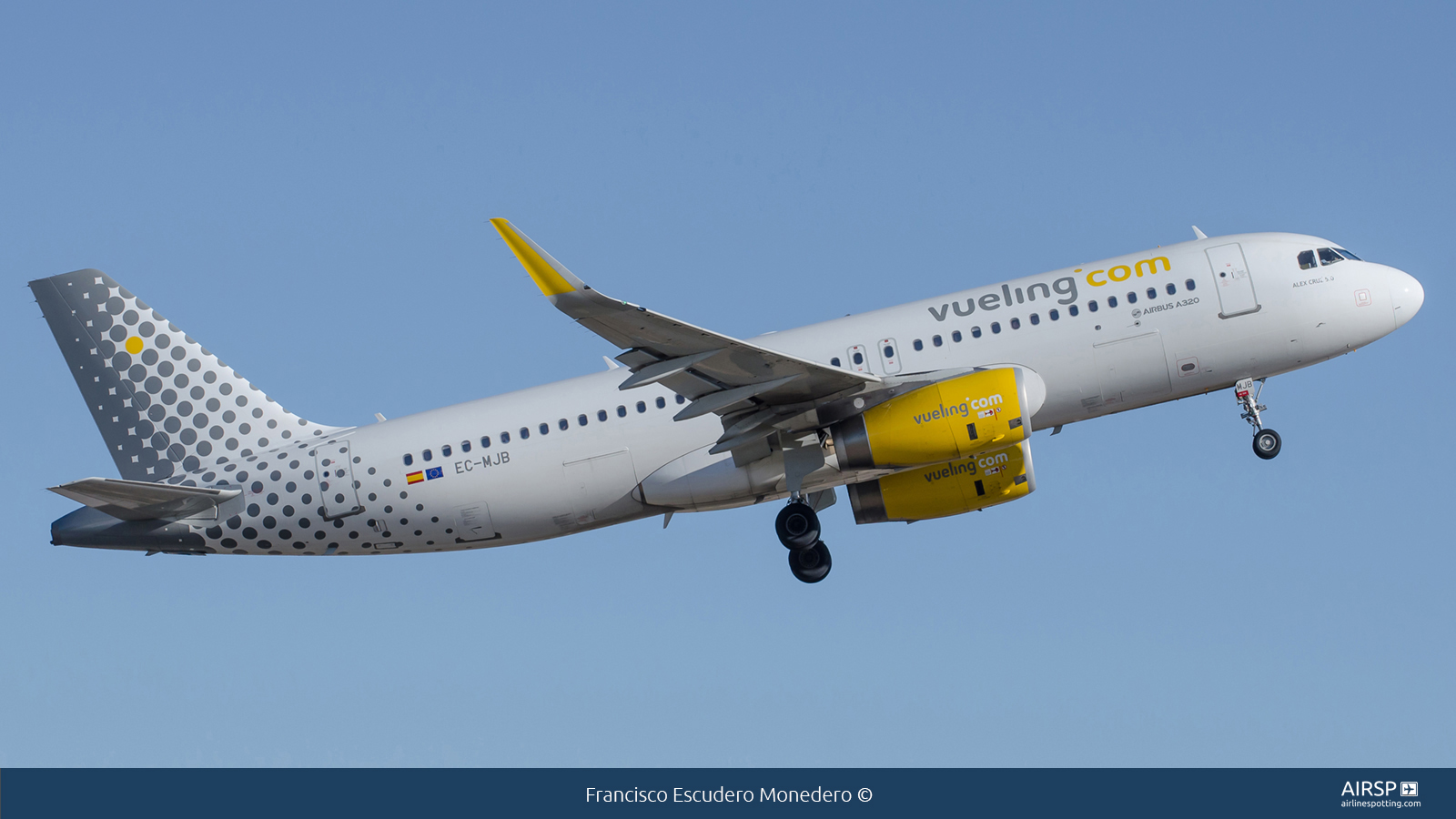 Vueling  Airbus A320  EC-MJB