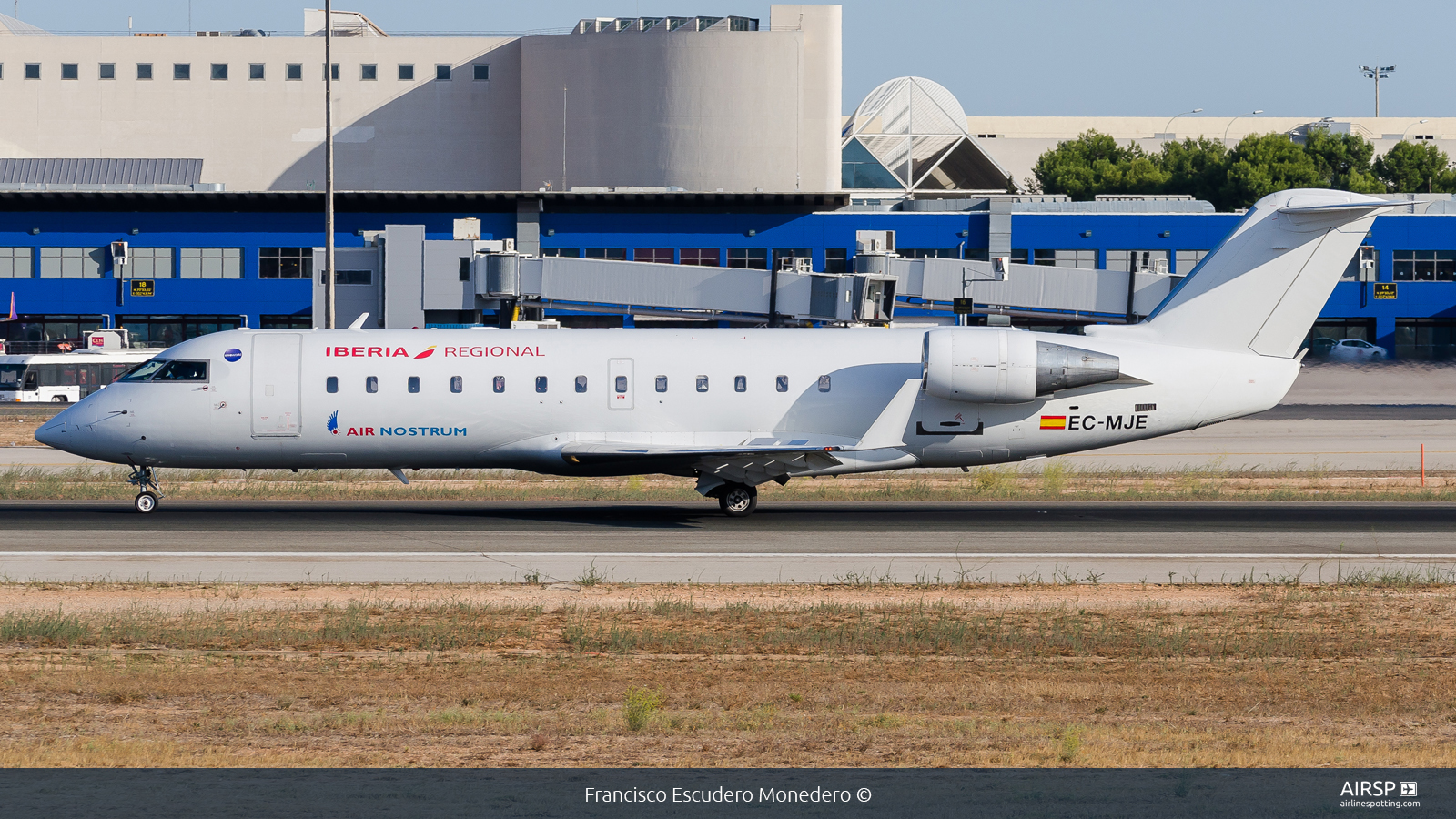 Air Nostrum Iberia Regional  Mitsubishi CRJ-200  EC-MJE