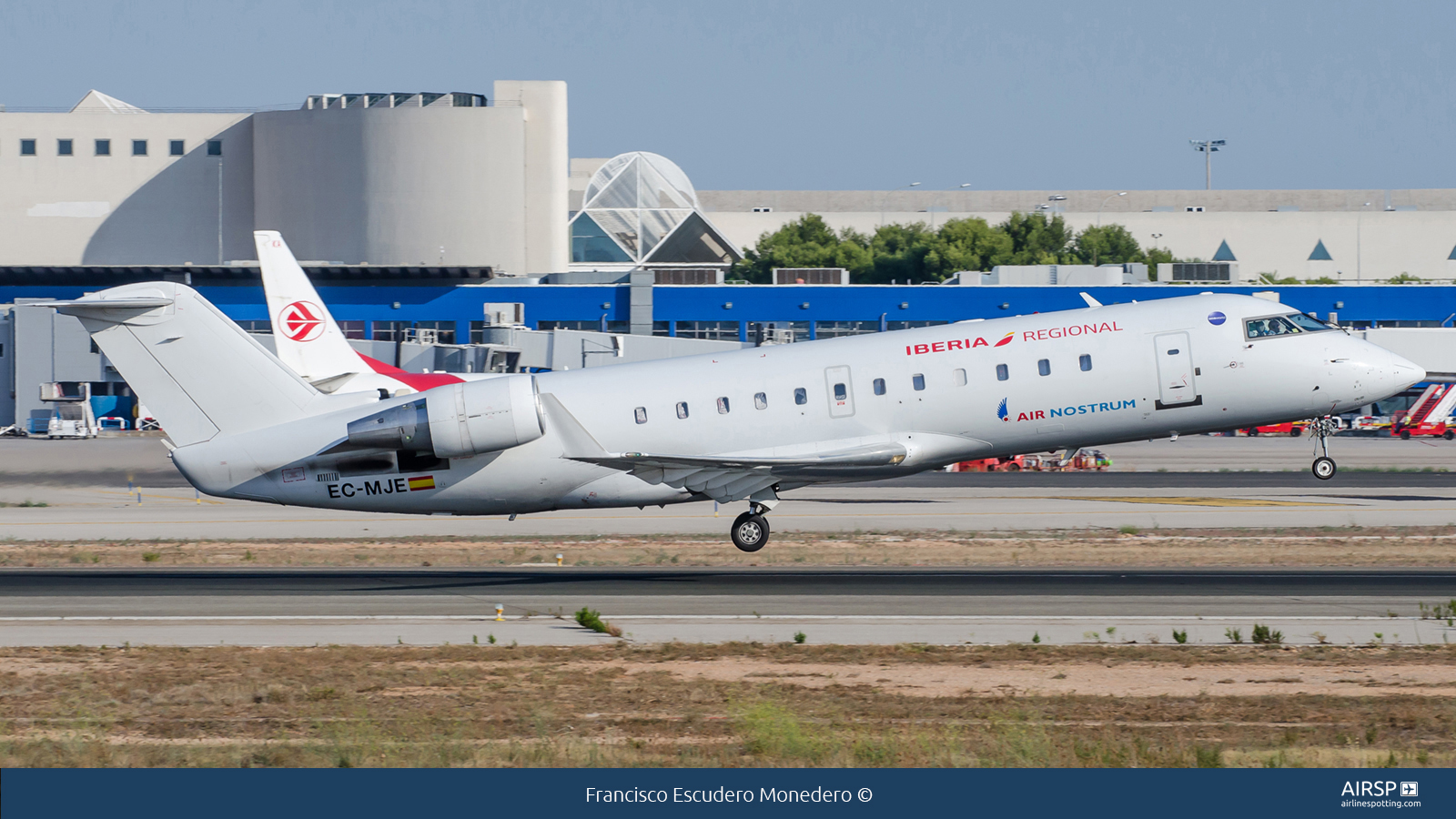 Air Nostrum Iberia Regional  Mitsubishi CRJ-200  EC-MJE