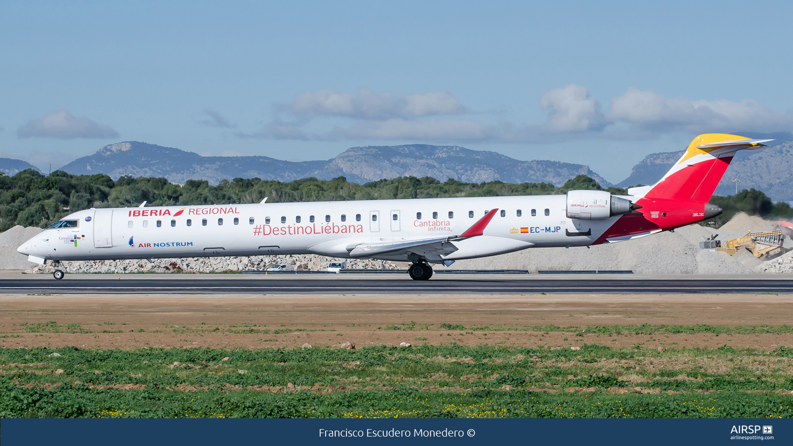 Air Nostrum Iberia Regional  Mitsubishi CRJ-1000  EC-MJP