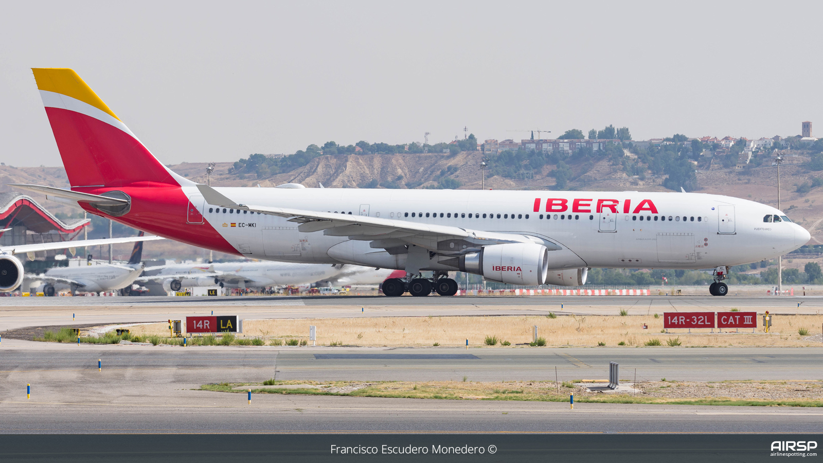 Iberia  Airbus A330-200  EC-MKI