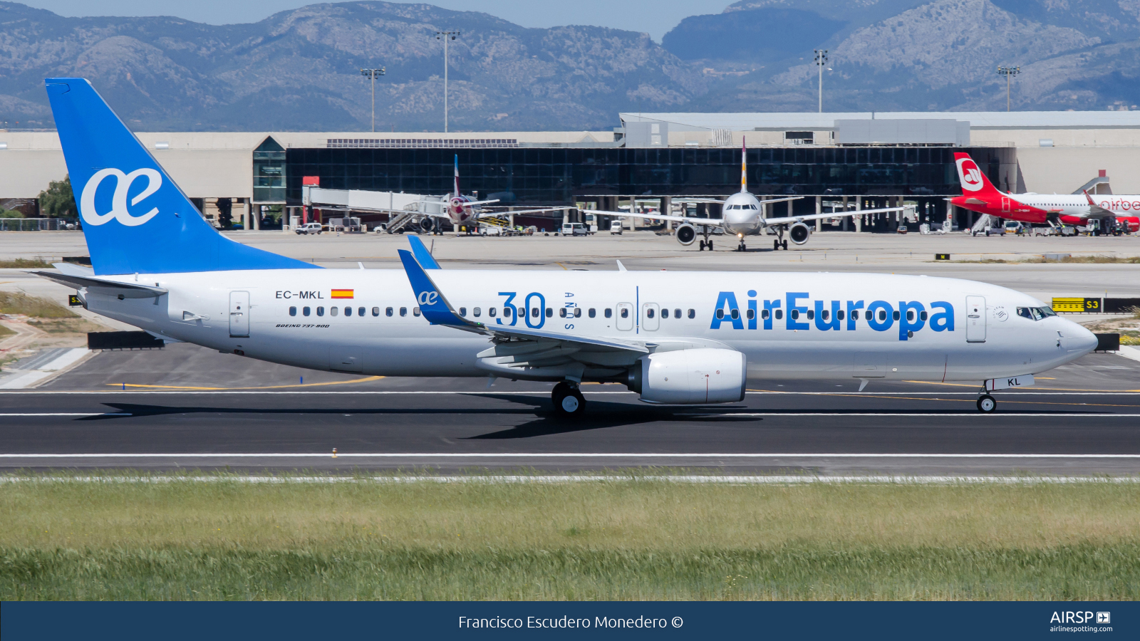 Air Europa  Boeing 737-800  EC-MKL