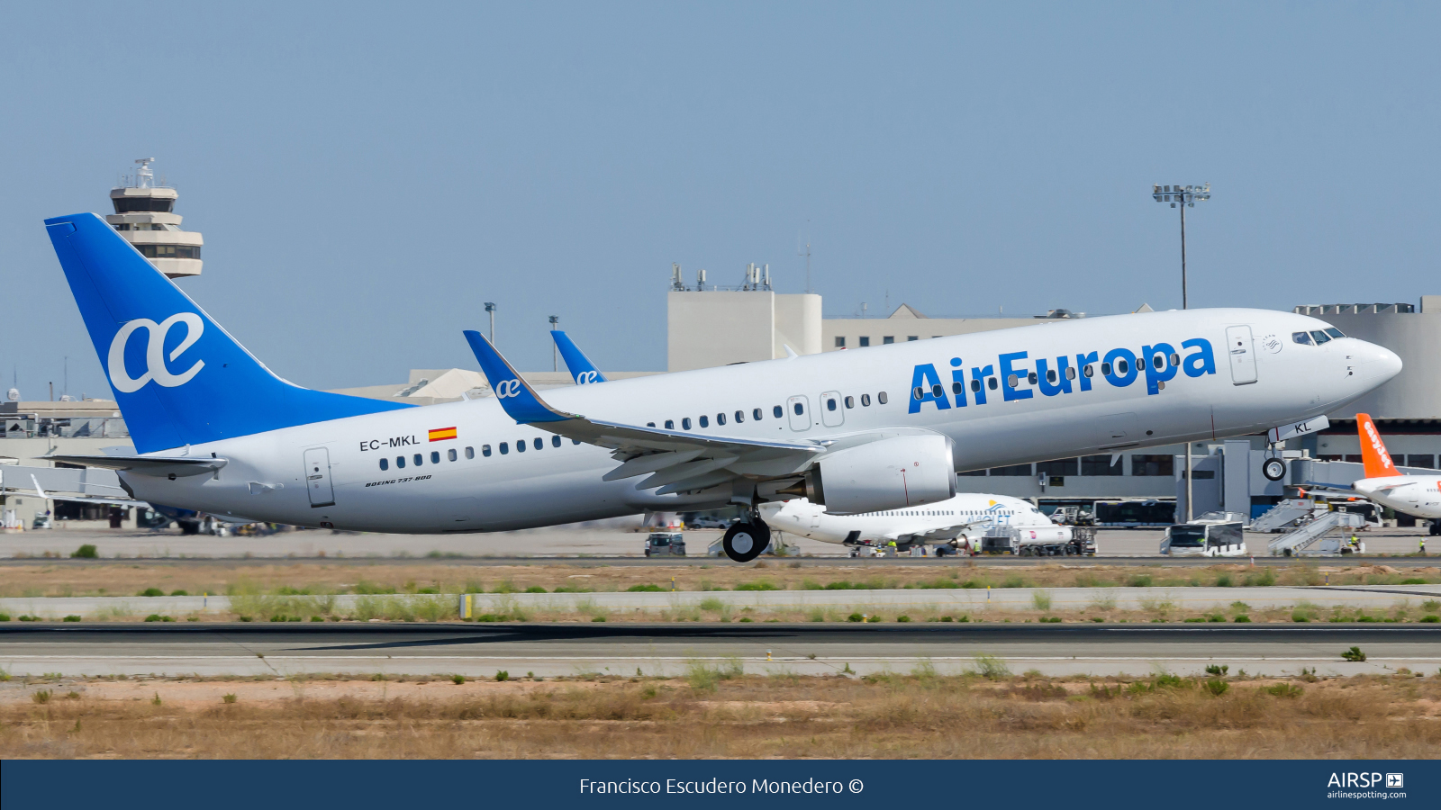 Air Europa  Boeing 737-800  EC-MKL