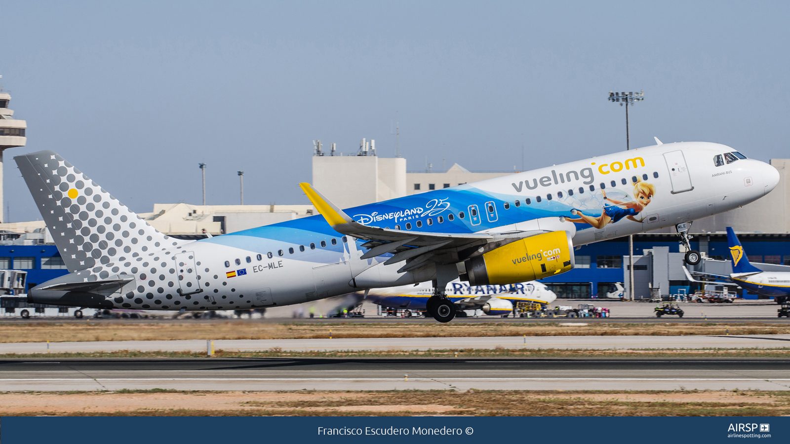 Vueling  Airbus A320  EC-MLE