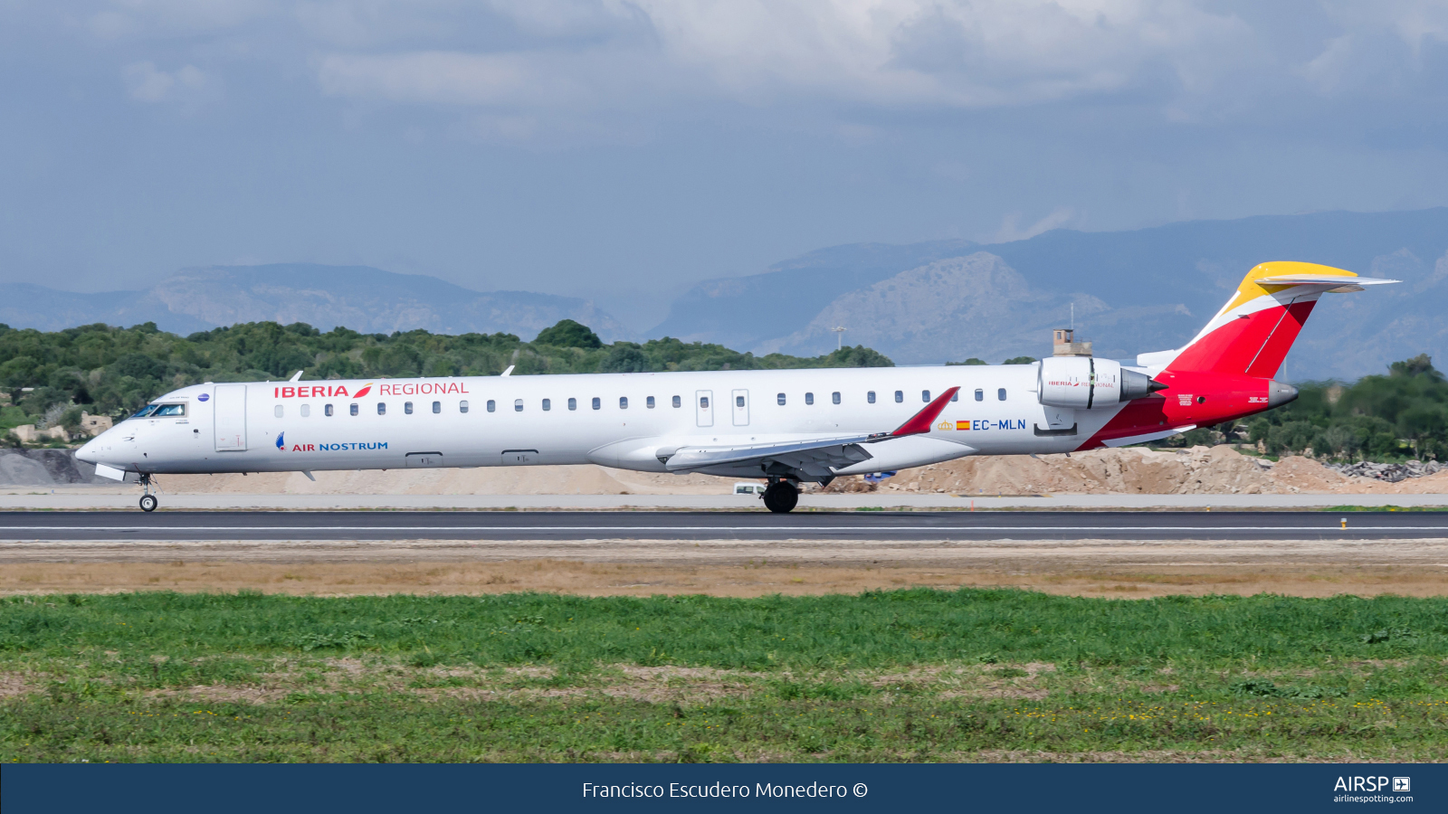 Air Nostrum Iberia Regional  Mitsubishi CRJ-1000  EC-MLN