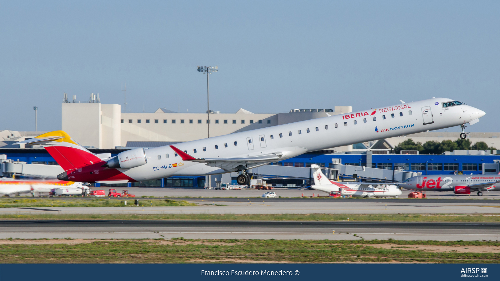 Air Nostrum Iberia Regional  Mitsubishi CRJ-1000  EC-MLO