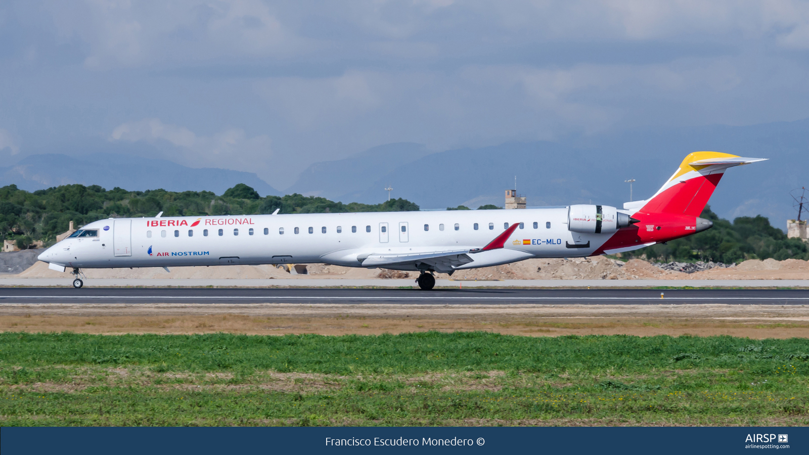 Air Nostrum Iberia Regional  Mitsubishi CRJ-1000  EC-MLO