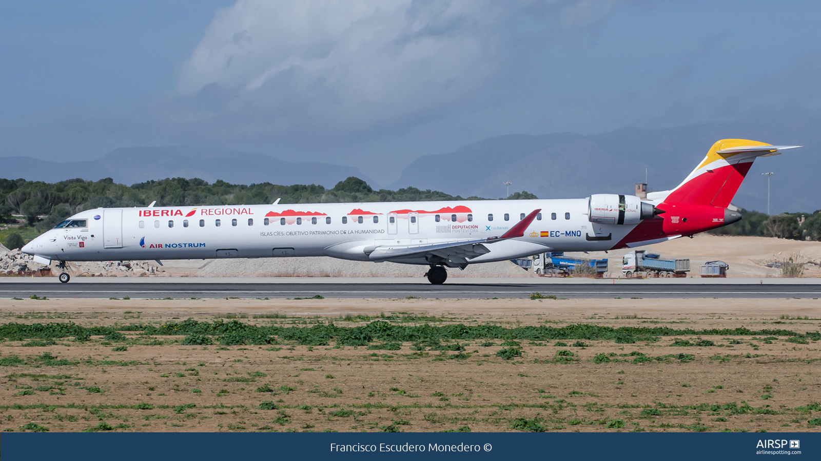 Air Nostrum Iberia Regional  Mitsubishi CRJ-1000  EC-MNQ