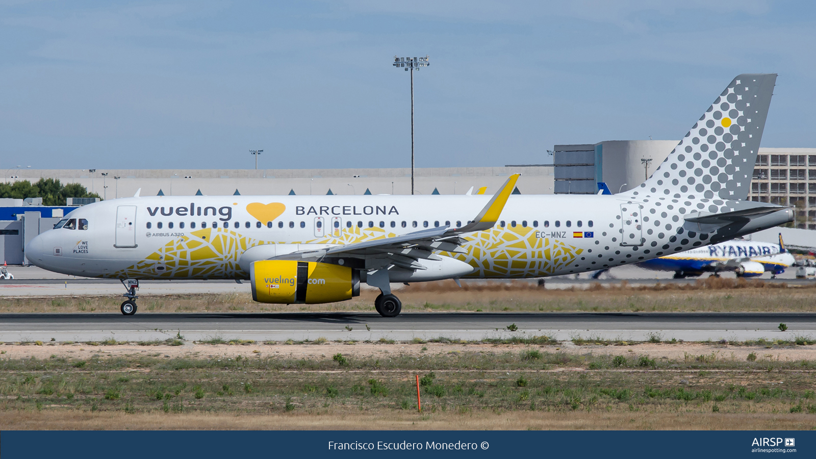 Vueling  Airbus A320  EC-MNZ