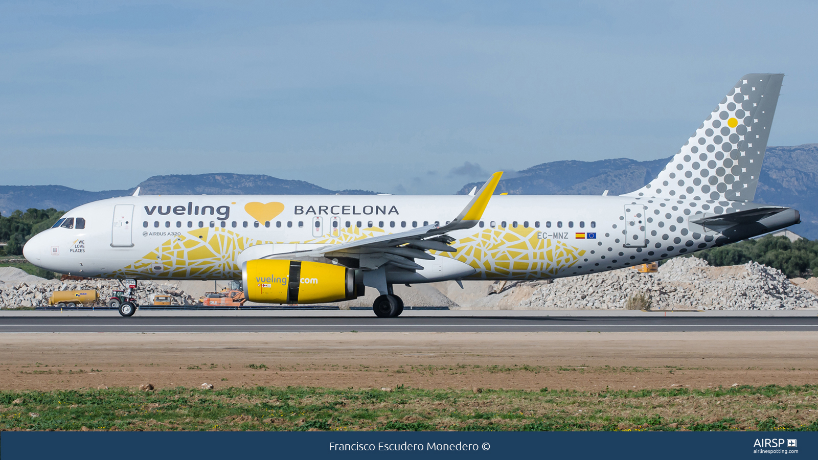 Vueling  Airbus A320  EC-MNZ