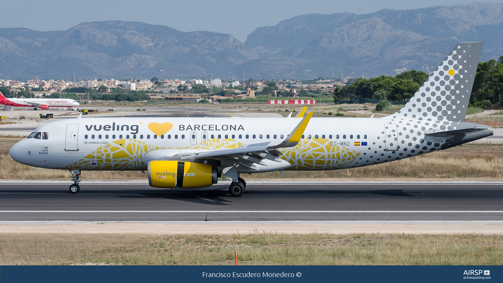 Vueling  Airbus A320  EC-MNZ