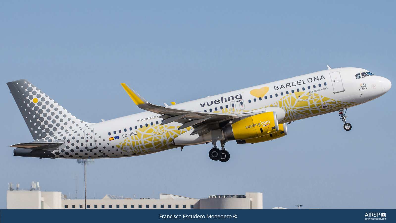 Vueling  Airbus A320  EC-MNZ