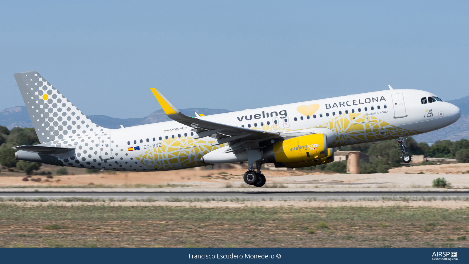 Vueling  Airbus A320  EC-MNZ