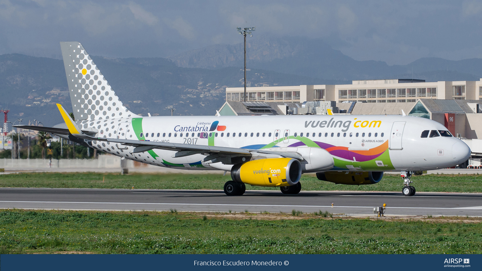 Vueling  Airbus A320  EC-MOG