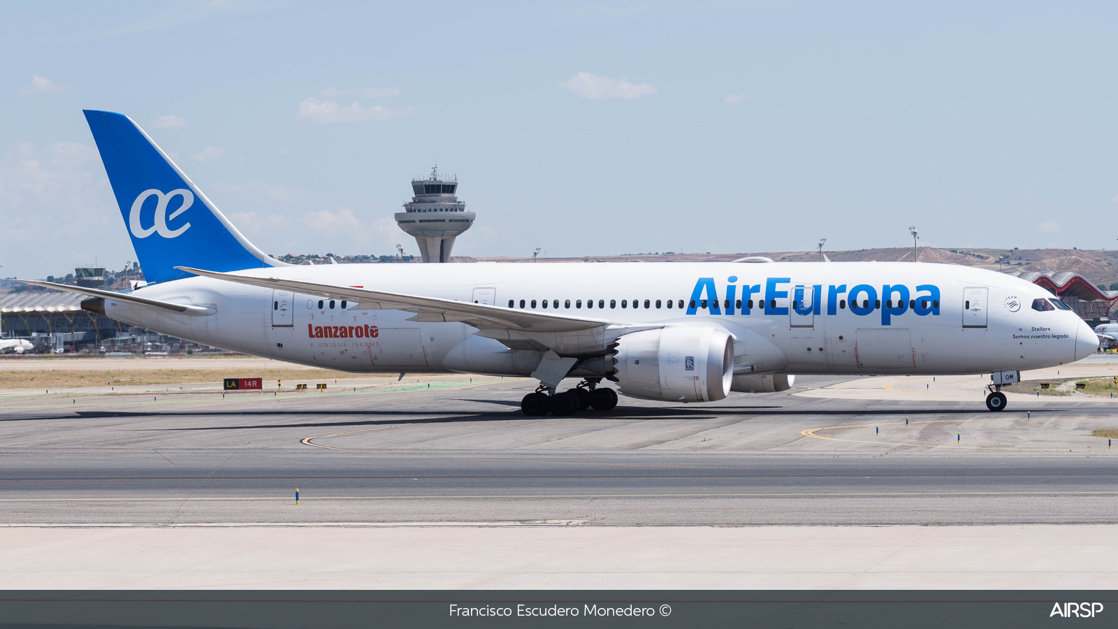 Air Europa  Boeing 787-8  EC-MOM