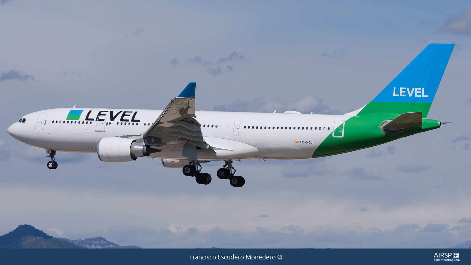 Level  Airbus A330-200  EC-MOU