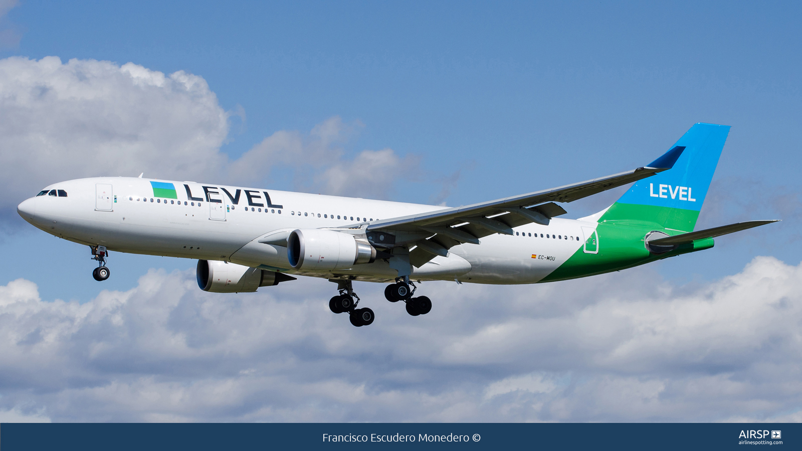 Level  Airbus A330-200  EC-MOU