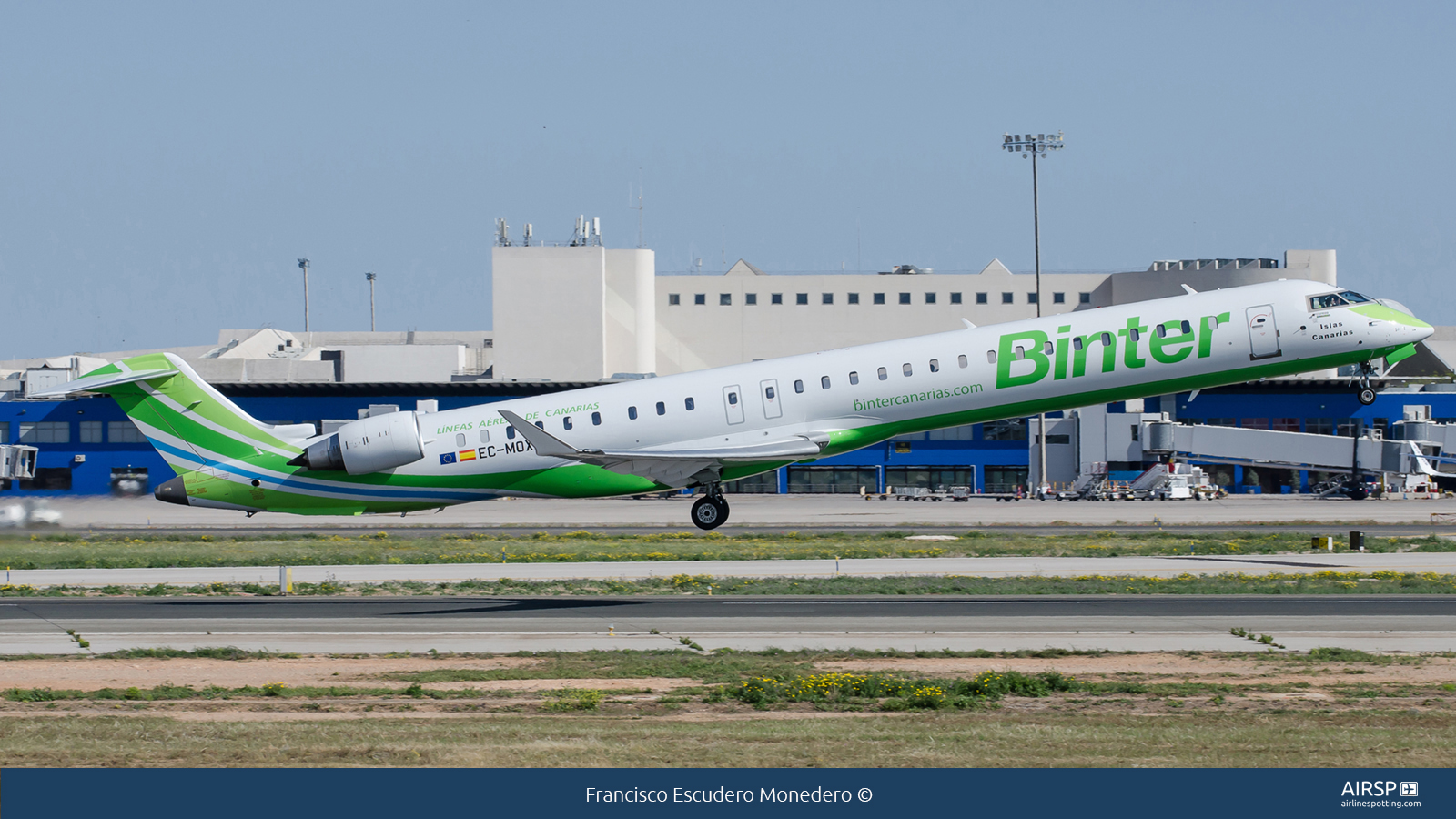 Binter Canarias  Mitsubishi CRJ-1000  EC-MOX