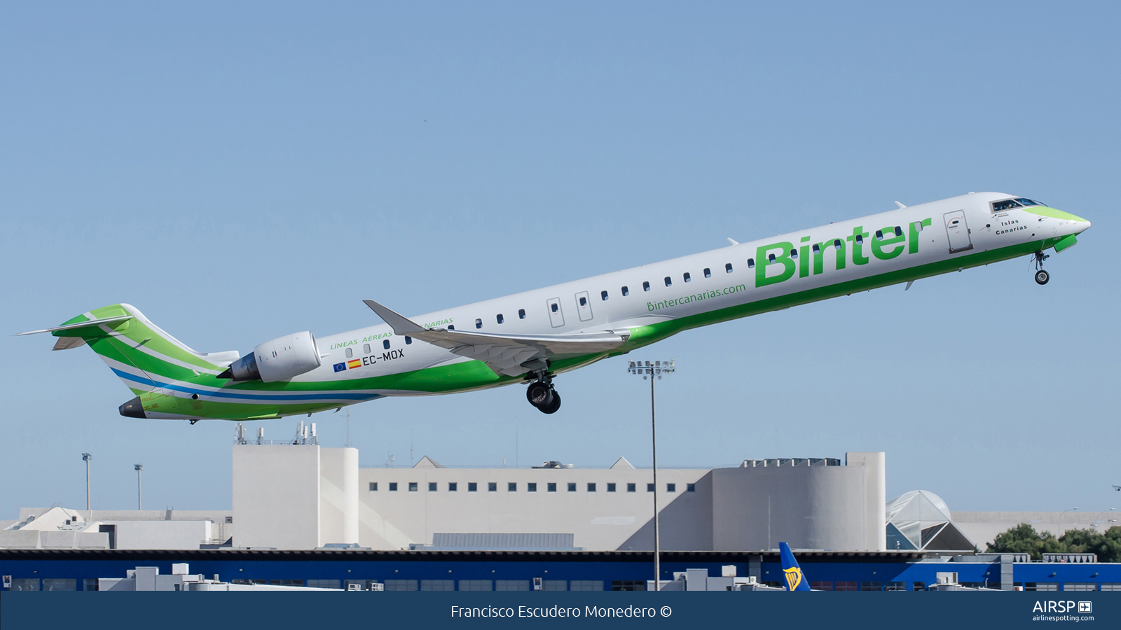 Binter Canarias  Mitsubishi CRJ-1000  EC-MOX