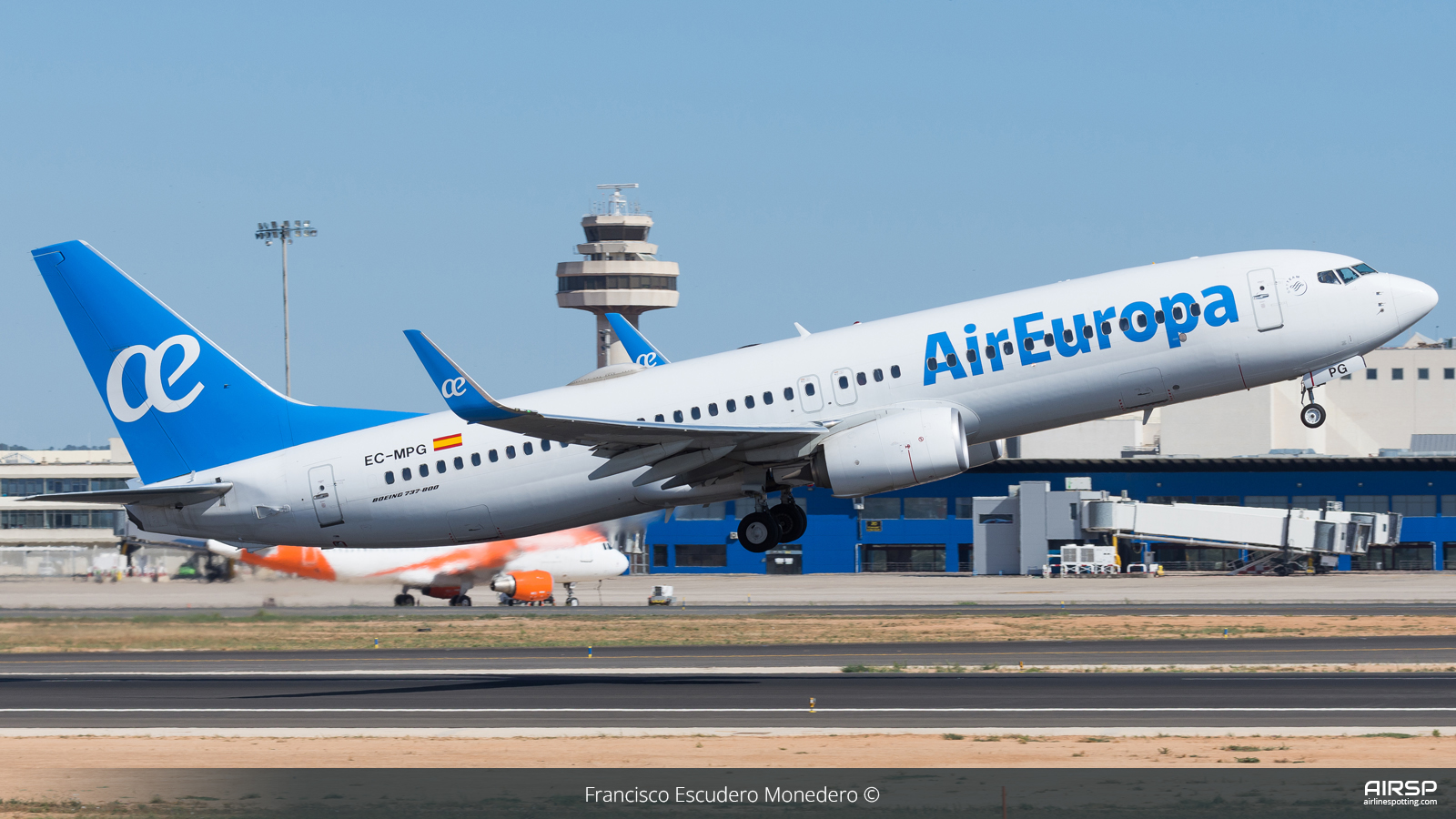 Air Europa  Boeing 737-800  EC-MPG