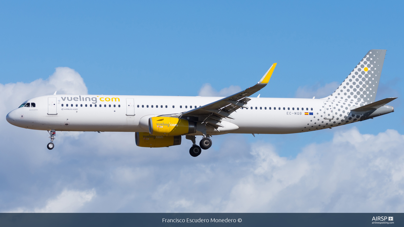 Vueling  Airbus A321  EC-MQB