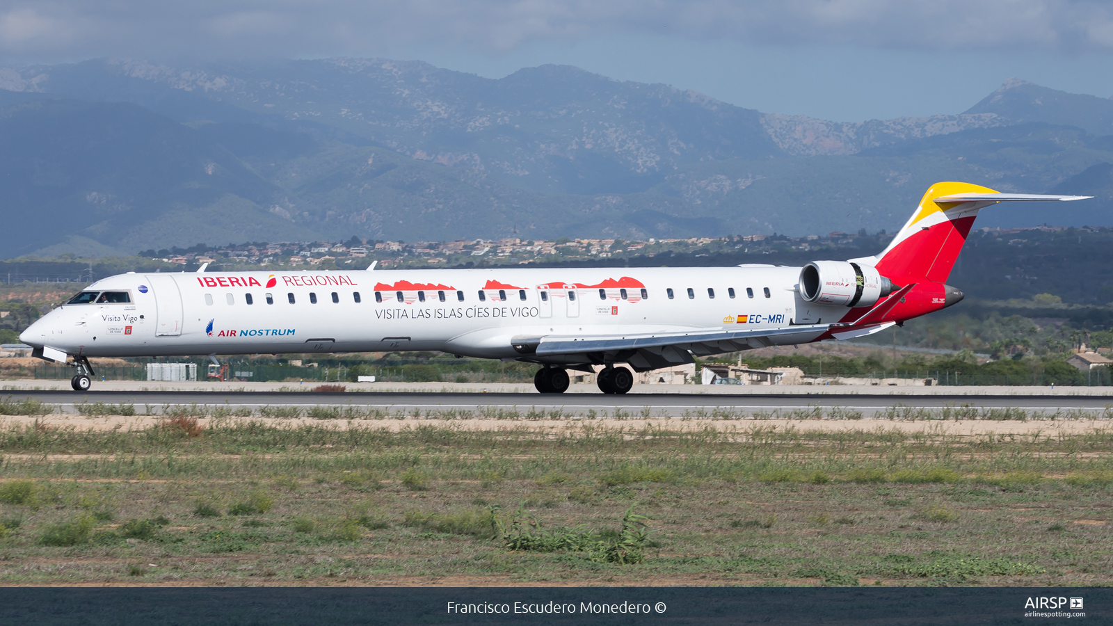 Air Nostrum Iberia Regional  Mitsubishi CRJ-1000  EC-MRI