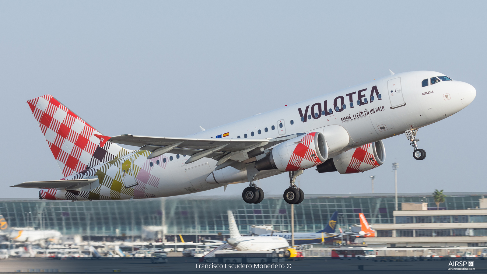 Volotea  Airbus A319  EC-MTB