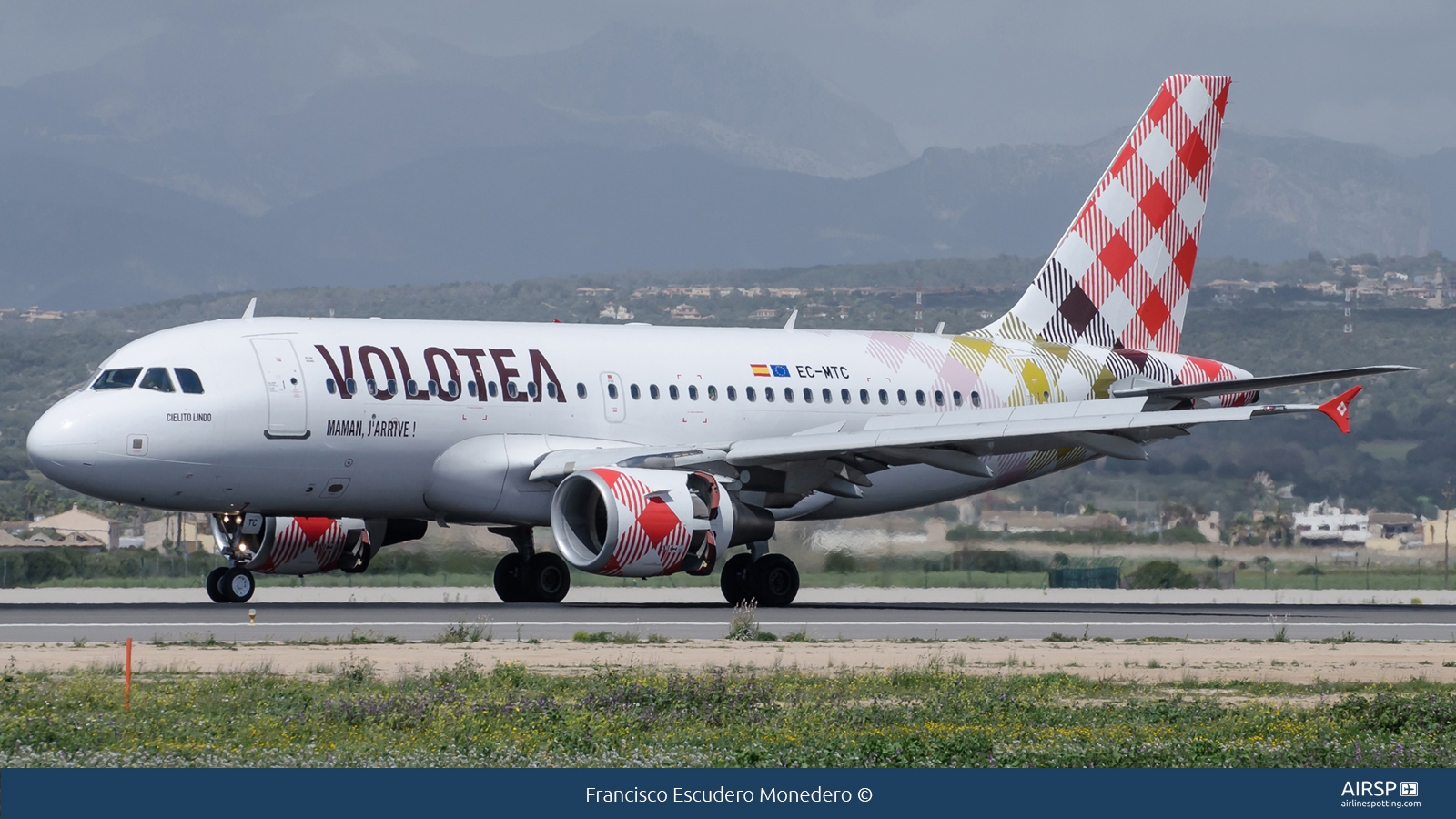 Volotea  Airbus A319  EC-MTC