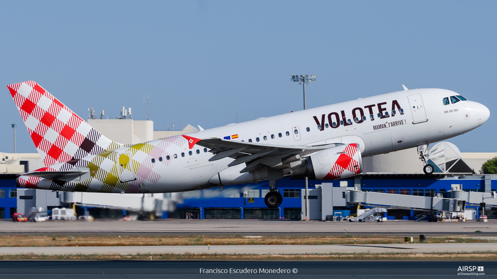 Volotea  Airbus A319  EC-MUC