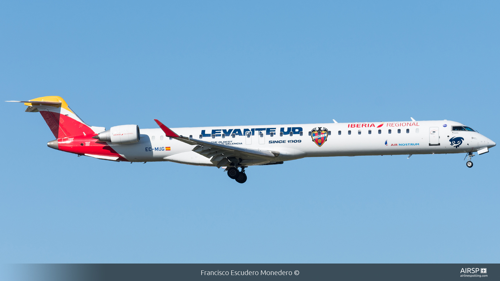 Air Nostrum Iberia Regional  Mitsubishi CRJ-1000  EC-MUG