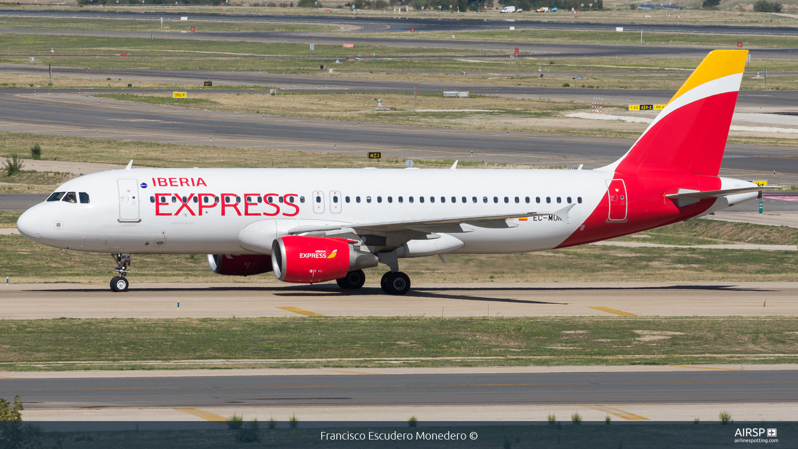 Iberia Express  Airbus A320  EC-MUK