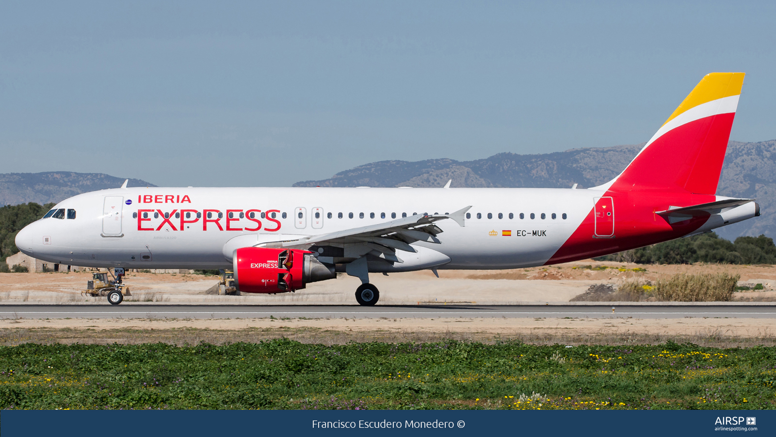 Iberia Express  Airbus A320  EC-MUK