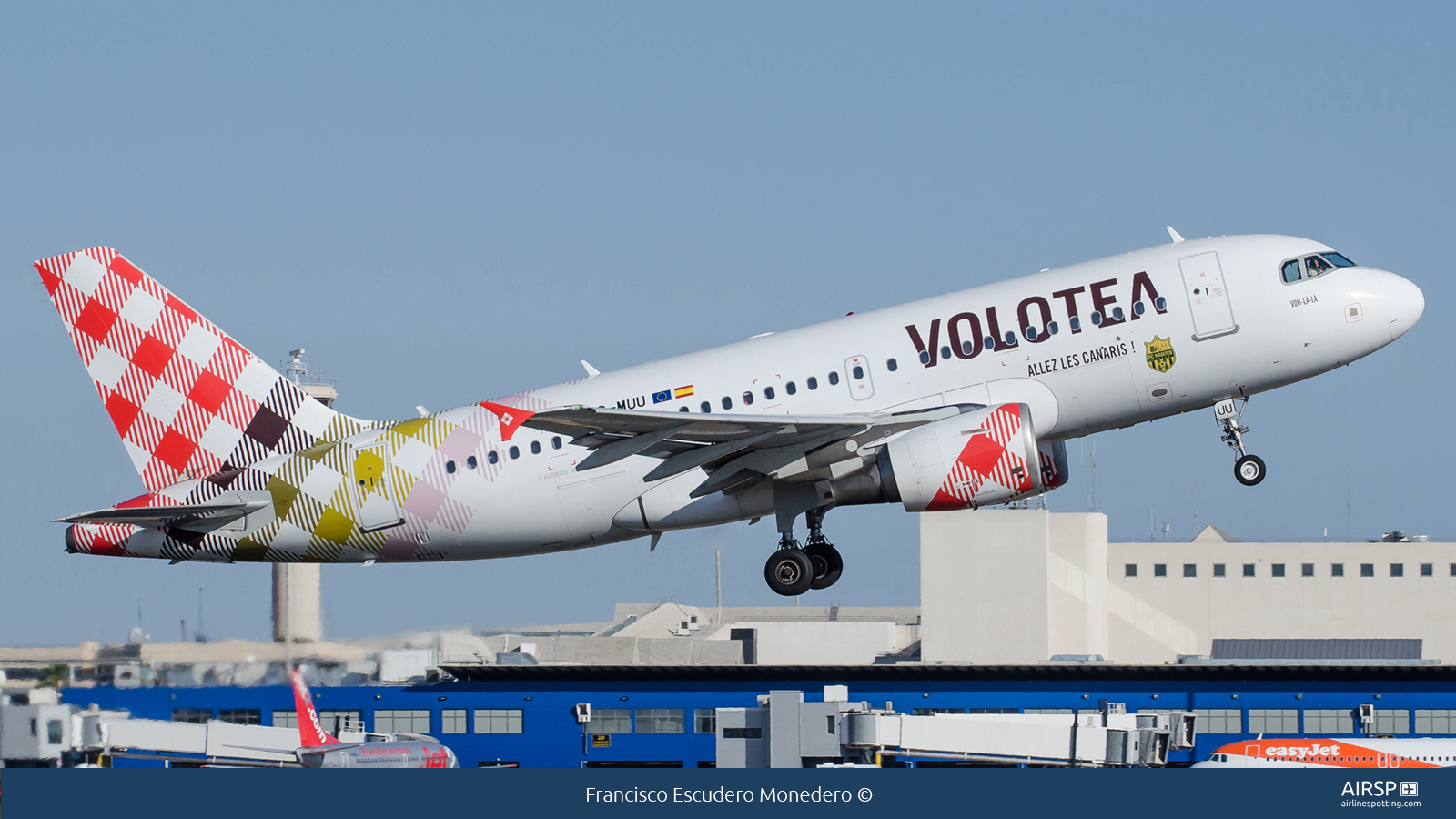 Volotea  Airbus A319  EC-MUU