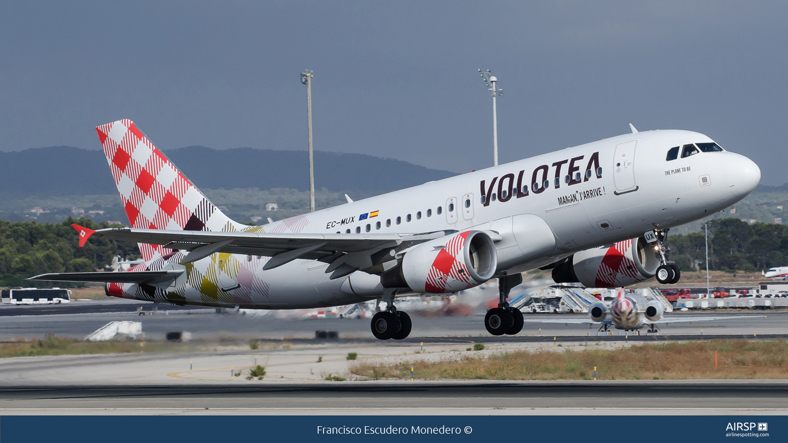 Volotea  Airbus A319  EC-MUX