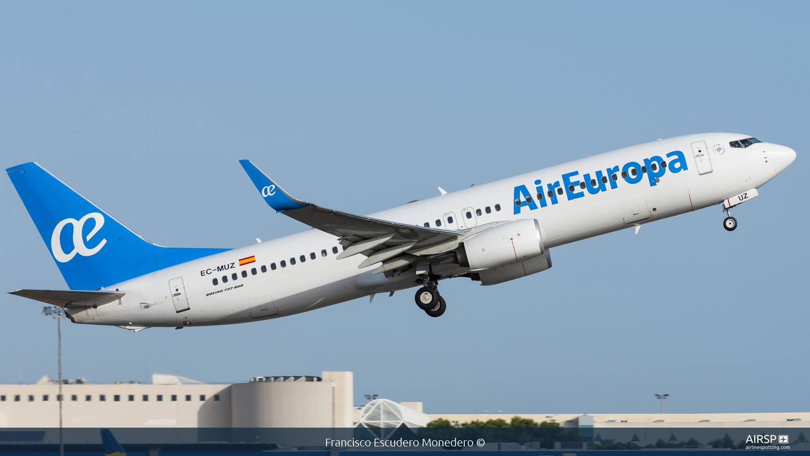 Air Europa  Boeing 737-800  EC-MUZ