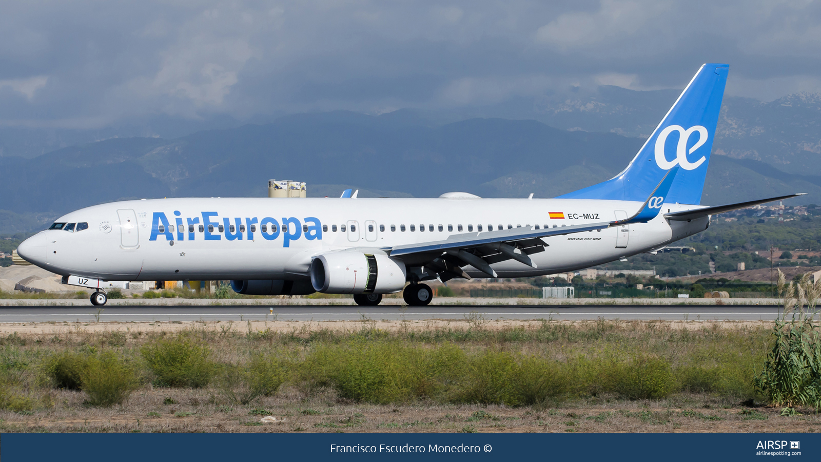 Air Europa  Boeing 737-800  EC-MUZ