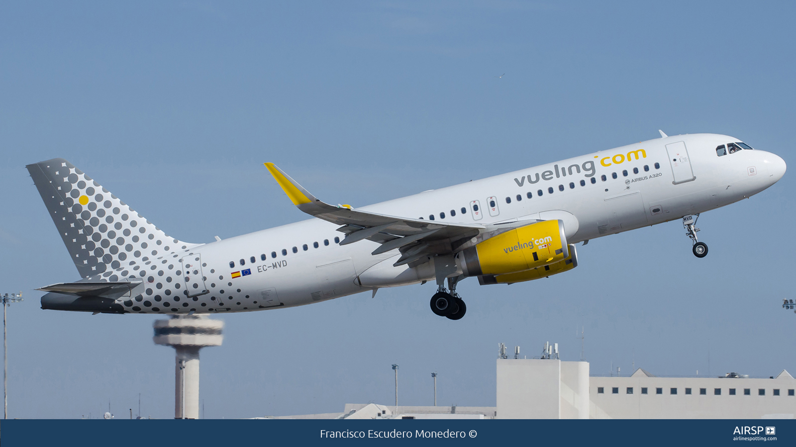 Vueling  Airbus A320  EC-MVD