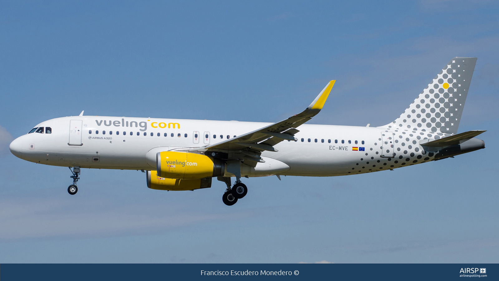 Vueling  Airbus A320  EC-MVE