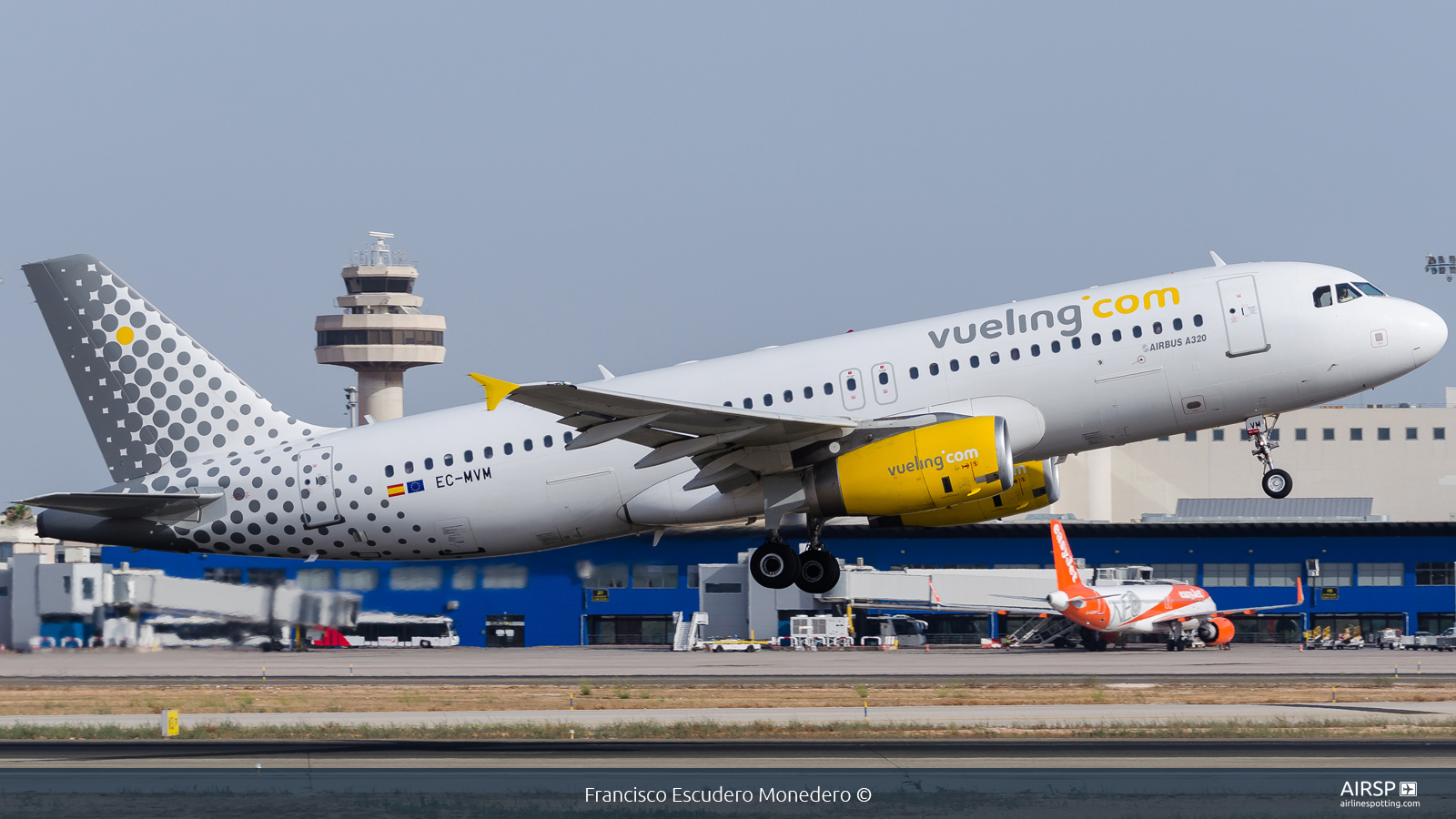 Vueling  Airbus A320  EC-MVM