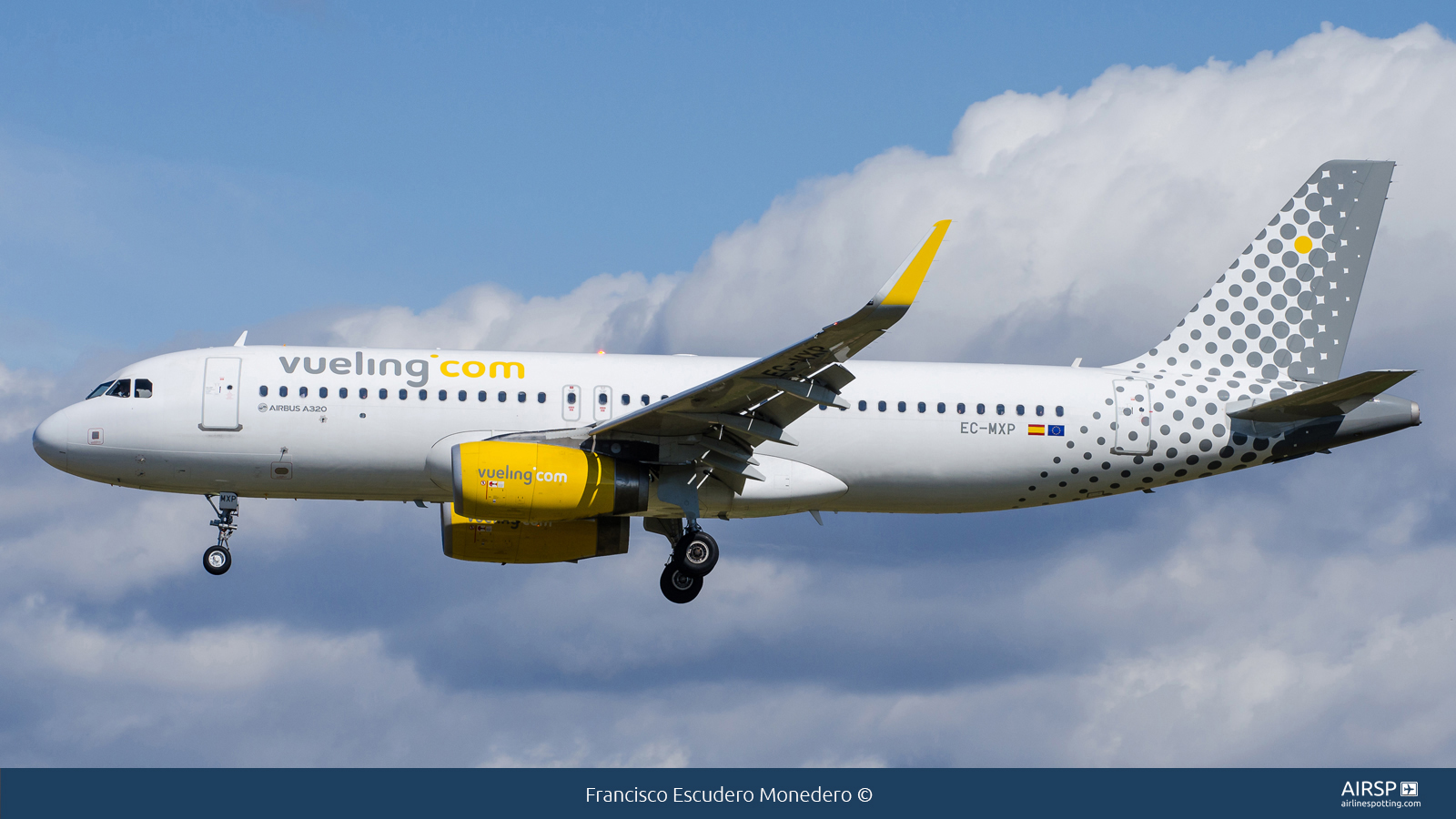 Vueling  Airbus A320  EC-MXP