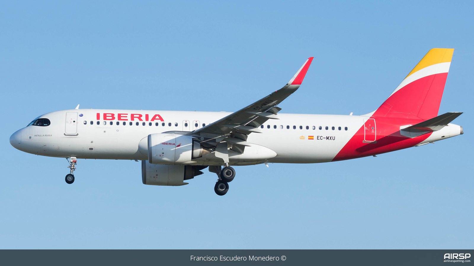 Iberia  Airbus A320  EC-MXU