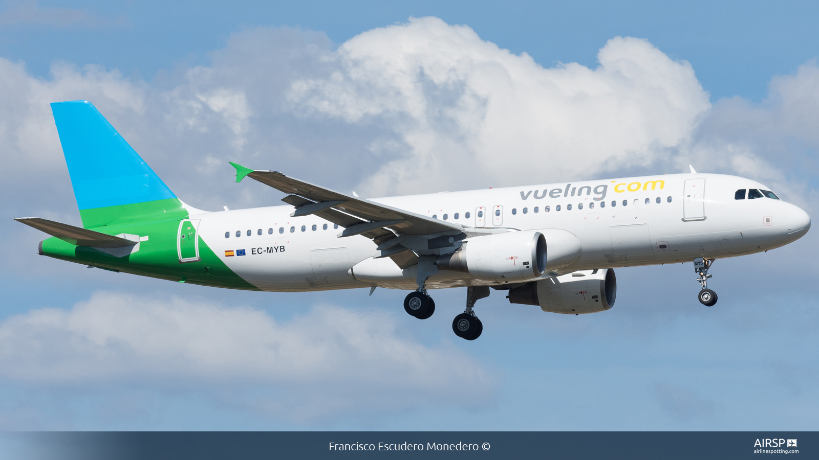 Vueling  Airbus A320  EC-MYB