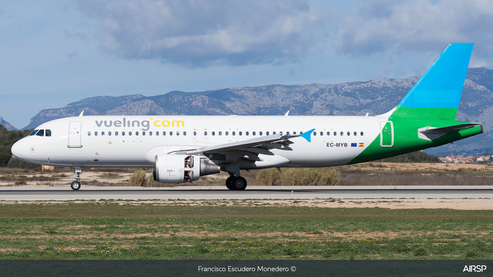 Vueling  Airbus A320  EC-MYB
