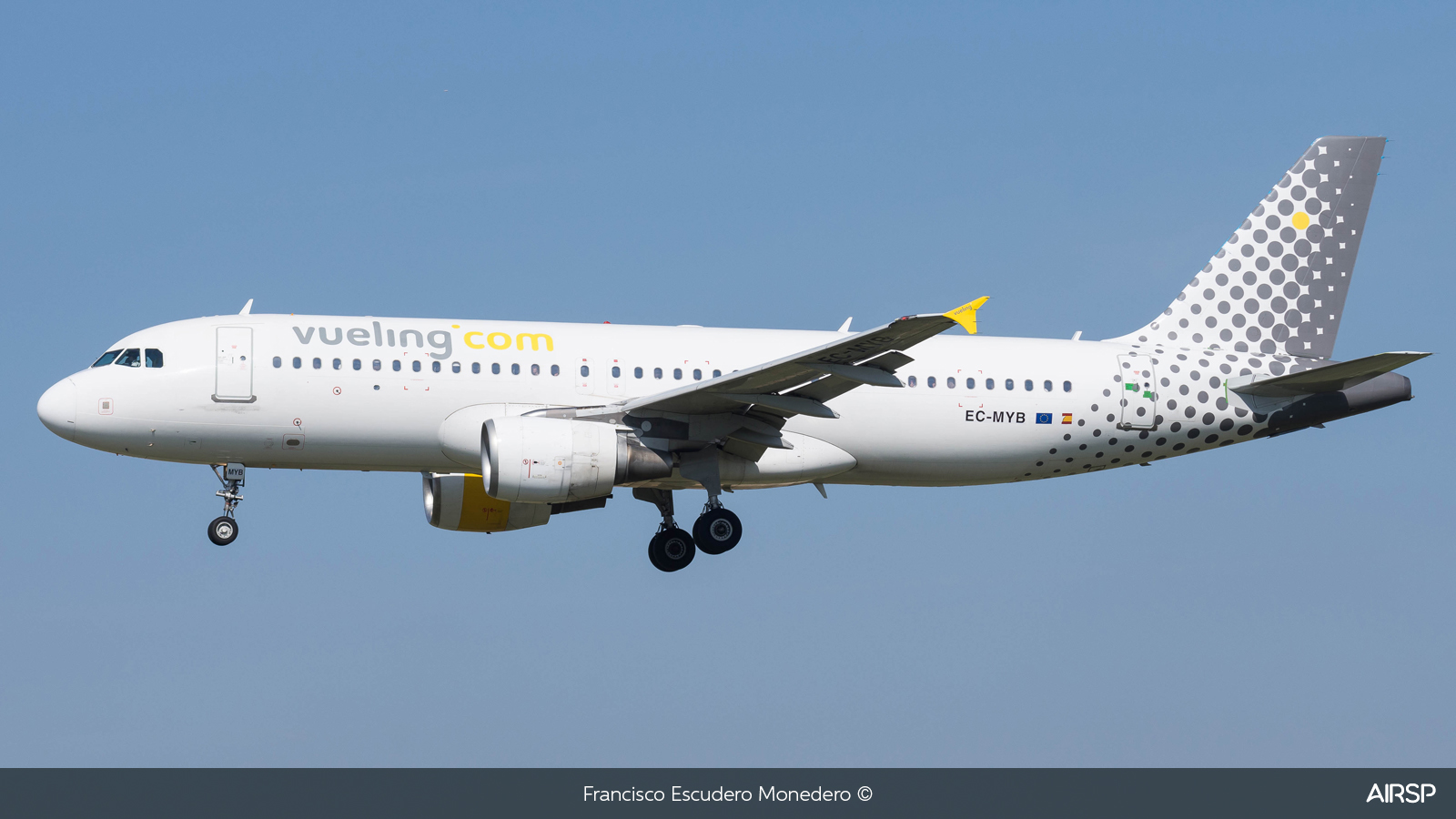 Vueling  Airbus A320  EC-MYB