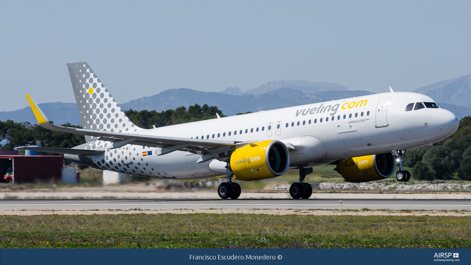 Vueling  Airbus A320neo  EC-MZT